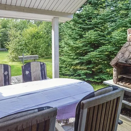 Stunning In W/ 3 Bedrooms *